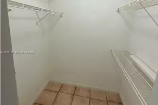 811 NE 199th St, Miami, FL 33179 - Photo 15