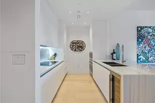 801 South Pointe Dr, Miami Beach, FL 33139 - Photo 7