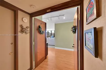 936 Intracoastal Dr #9H, Fort Lauderdale, FL 33304 - Photo 3