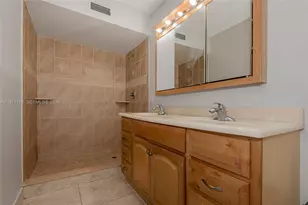20536 NE 6th Ct, Miami, FL 33179 - Photo 23
