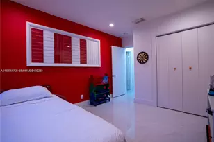 31 SW 6th St, Hallandale Beach, FL 33009 - Photo 11