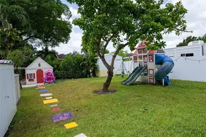 31 SW 6th St, Hallandale Beach, FL 33009 - Photo 17