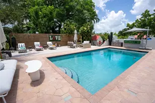 31 SW 6th St, Hallandale Beach, FL 33009 - Photo 3