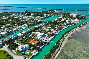 304 Melaleuca St, Duck, FL 33050 - Photo 1