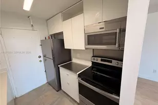 2350 NE 135th St, North Miami, FL 33181 - Photo 17