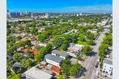 1044 NW 29th St, Miami, FL 33127 - Photo 23