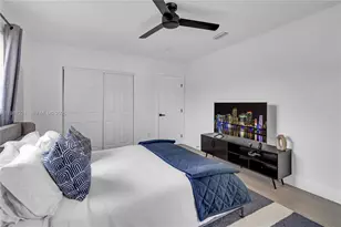 1044 NW 29th St, Miami, FL 33127 - Photo 15