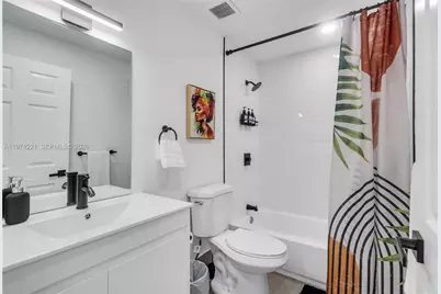 1044 NW 29th St, Miami, FL 33127 - Photo 37