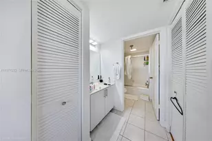 540 Brickell Key Dr, Miami, FL 33131 - Photo 7