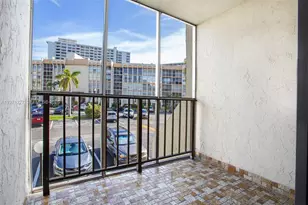 601 Three Islands Boulevard, Hallandale Beach, FL 33009 - Photo 17