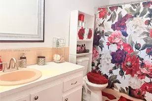 7102 NW 73rd St, Tamarac, FL 33321 - Photo 11