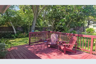 265 NE 116th St, Miami, FL 33161 - Photo 23