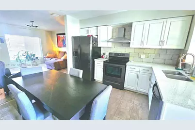265 NE 116th St, Miami, FL 33161 - Photo 15