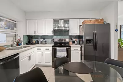 265 NE 116th St, Miami, FL 33161 - Photo 11