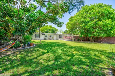 265 NE 116th St, Miami, FL 33161 - Photo 47