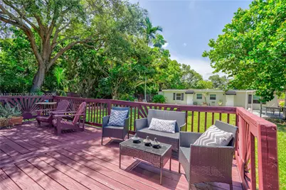 265 NE 116th St, Miami, FL 33161 - Photo 37