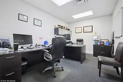 10405 NW 37th Ter, Doral, FL 33178 - Photo 13