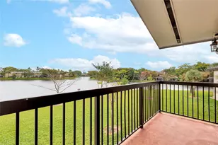 9785 Nob Hill Ct, Sunrise, FL 33351 - Photo 17