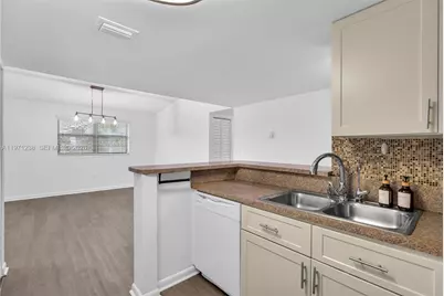 9785 Nob Hill Ct #9785, Sunrise, FL 33351 - Photo 3