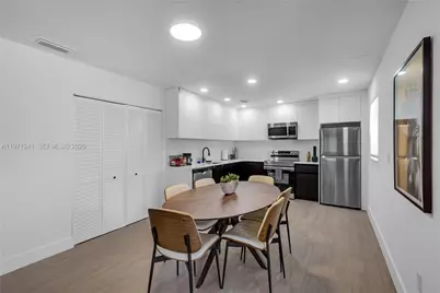 1054 NW 29th St, Miami, FL 33127 - Photo 13