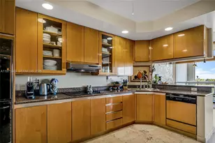 21150 Point Pl, Aventura, FL 33180 - Photo 25