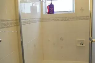 1389 W 71st St, Hialeah, FL 33014 - Photo 25