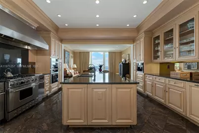10 Tahiti Beach Island Rd, Coral Gables, FL 33143 - Photo 5