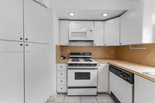 10915 SW 71st St, Miami, FL 33173 - Photo 11