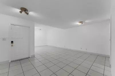 10915 SW 71st St, Miami, FL 33173 - Photo 9