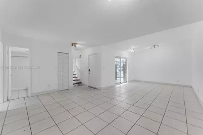 10915 SW 71st St, Miami, FL 33173 - Photo 7