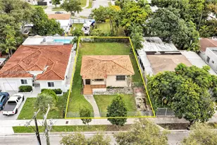 831 NW 21st Ct, Miami, FL 33125 - Photo 1