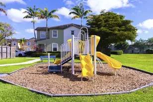 2928 SE 2nd St, Homestead, FL 33033 - Photo 5