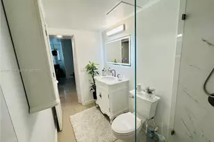 301 Golden Isles Dr, Hallandale Beach, FL 33009 - Photo 11