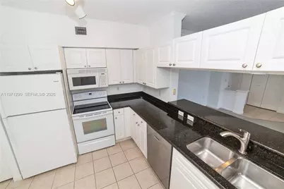 17150 N Bay Rd #2911, Sunny Isles Beach, FL 33160 - Photo 7