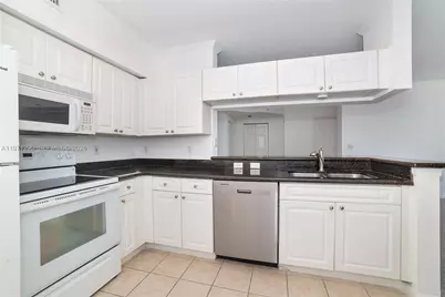 17150 N Bay Rd #2911, Sunny Isles Beach, FL 33160 - Photo 5