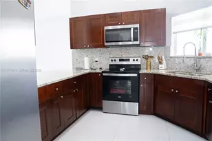 27561 SW 162nd Ct, Homestead, FL 33031 - Photo 7