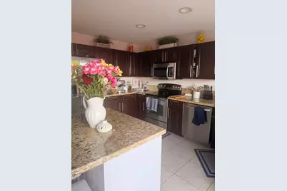 10863 NW 53 Ln, Doral, FL 33178 - Photo 9