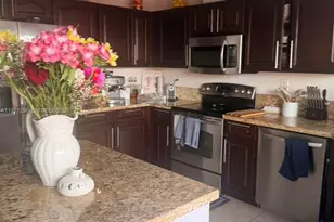 10863 NW 53 Ln, Doral, FL 33178 - Photo 9