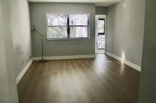 210 Lakeview Dr, Weston, FL 33326 - Photo 9