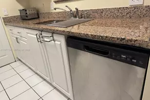 1155 Brickell Bay Dr, Miami, FL 33131 - Photo 7