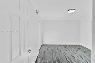 8900 Collins Ave, Surfside, FL 33154 - Photo 11