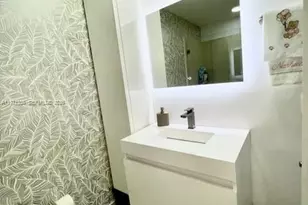 79 SW 12th St, Miami, FL 33130 - Photo 23