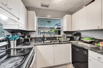 7570 Johnson St, Hollywood, FL 33024 - Photo 21