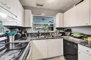 7570 Johnson St, Hollywood, FL 33024 - Photo 21