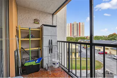 9678 Fontainebleau Blvd #411, Miami, FL 33172 - Photo 29