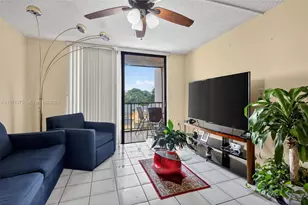 9678 Fontainebleau Blvd, Miami, FL 33172 - Photo 7