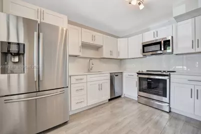 380 Racquet Club Rd #105, Weston, FL 33326 - Photo 9