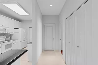 888 Brickell Key Dr #408, Miami, FL 33131 - Photo 19