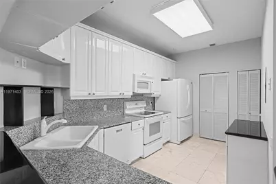 888 Brickell Key Dr #408, Miami, FL 33131 - Photo 25