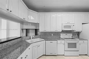 888 Brickell Key Dr, Miami, FL 33131 - Photo 17